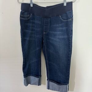 American Star Maternity sz med jean Capri with rolled up bottoms